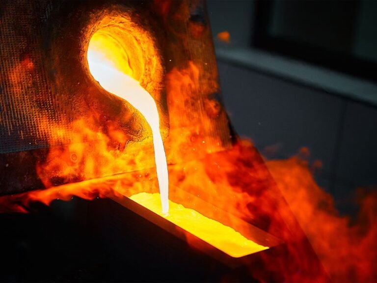 imageye___-_foundry-melting-01-ubw-768x576