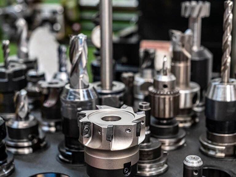 imageye___-_machining-tool-room-01-ubw-768x576
